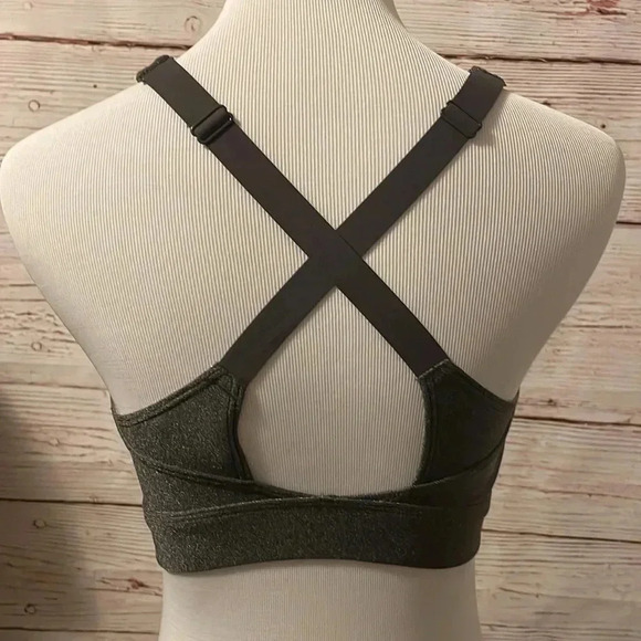 Under Armour sports bra - Picture 2 of 2